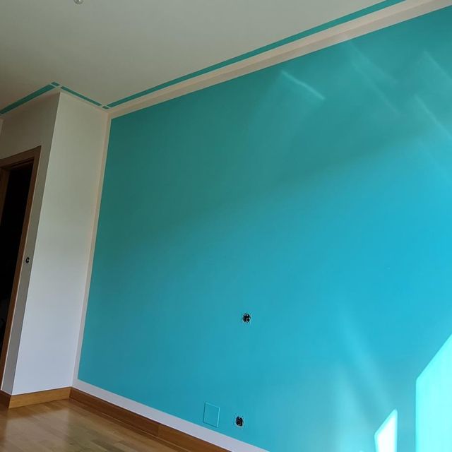Pintura y Decoración Antón Díez pared color agua