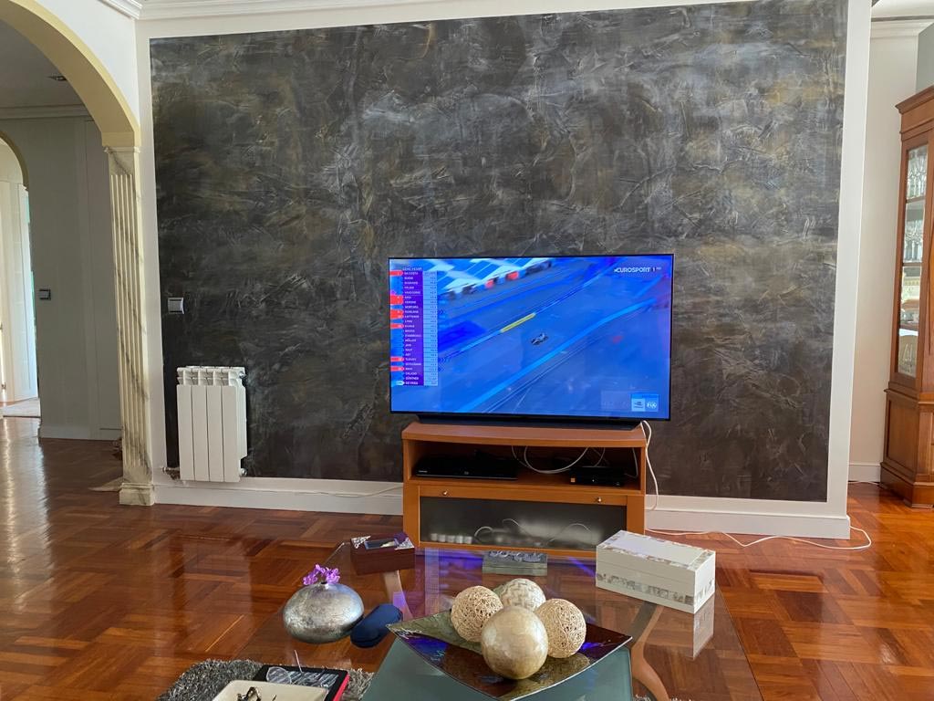 Pintura y Decoración Antón Díez espacio con televisión